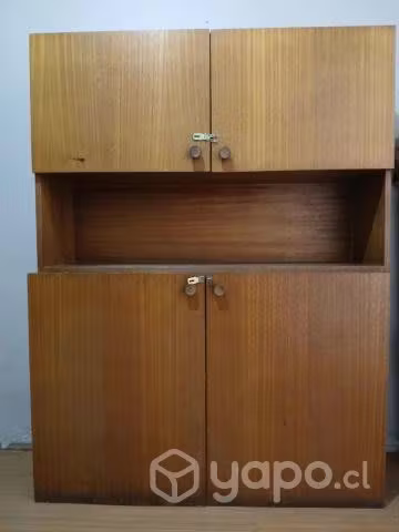 <p>Aparador de madera 4 puertas</p>