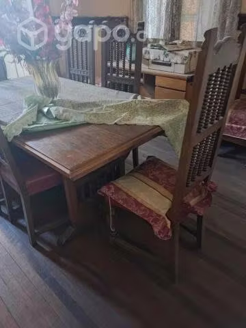 <p>Comedor antiguo completo</p>