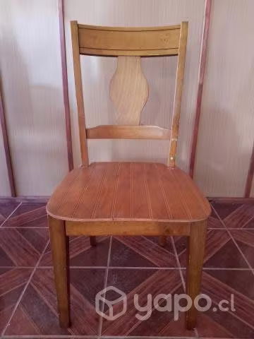 <p>Silla de Madera (problemas de balance)</p>