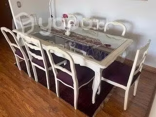 <p>Comedor estilo Normando, mesa + 8 sillas</p>