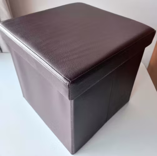 <p>Puf Baúl cubo plegable 30x30x30 cm Café - Seminuevo</p>