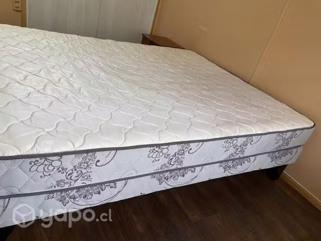 <p>Cama de dos plazas</p>