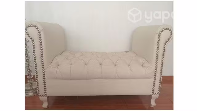 <p>Banqueta capitoné ecocuero blanco</p>