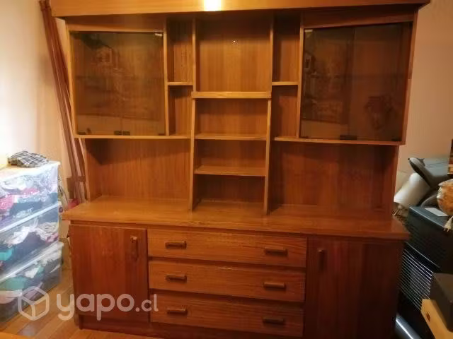 <p>Mueble vitrina</p>