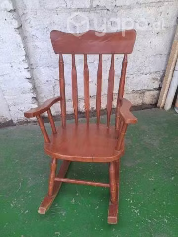 <p>Silla mecedora,</p>