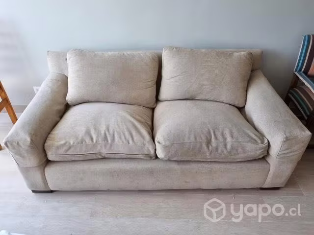 <p>Sillón usado en muy buen estado de 2 cuerpos</p>