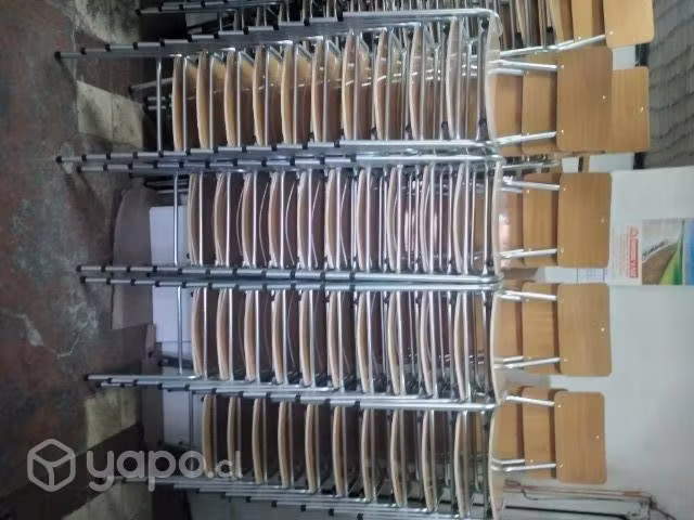 <p>Sillas Apilables</p>