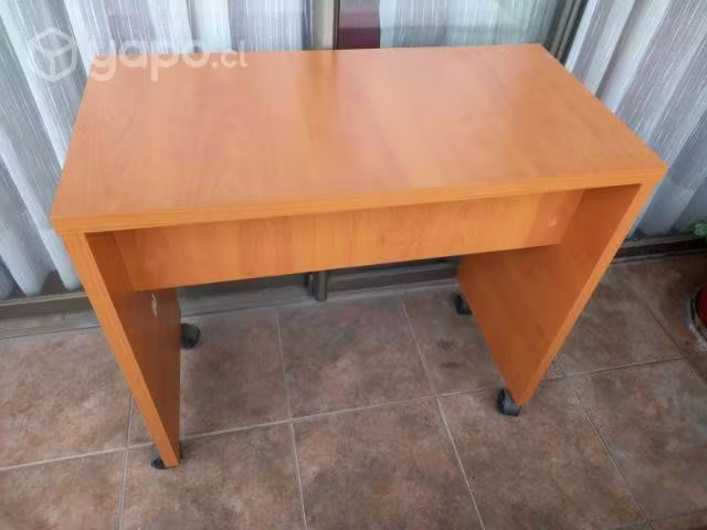<p>Mesa escritorio multiuso con ruedas</p>