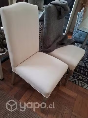 <p>2 sitiales con funda</p>