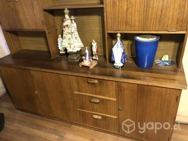 <p>Hermoso Estante</p>