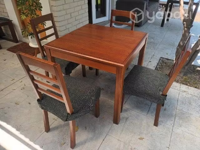 <p>Comedor 4 sillas</p>