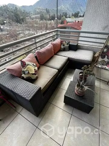 <p>Juego completo terraza impecable</p>
