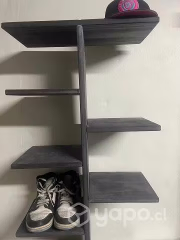 <p>Zapatero de madera M&R</p>