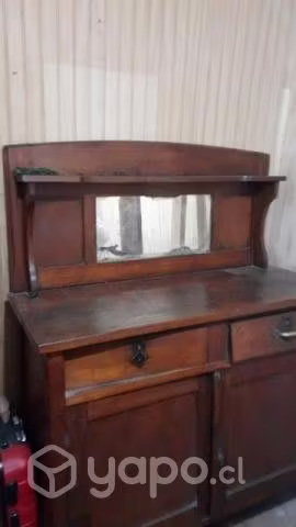 <p>Aparador antiguo</p>