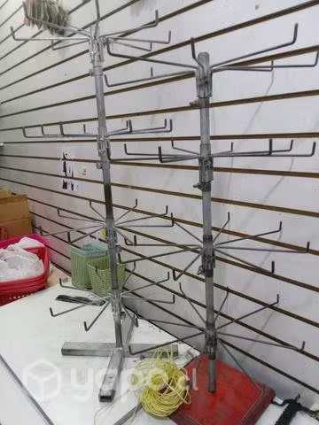 <p>Exhibidor de llaveros para vitrinas</p>