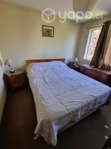 <p>Juego de dormitorio usado</p>