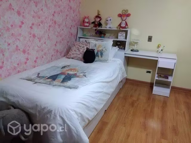 <p>Cama 1 1/2 plaza +cama nido + escritorio+ repisa</p>