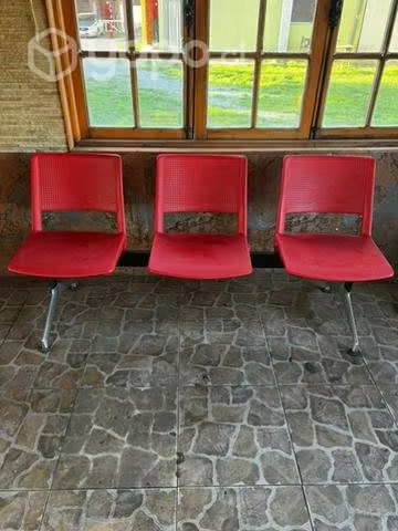 <p>Sillas de espera clinica salon negocios mesa cafe</p>