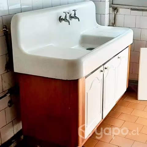 <p>Lavaplato Enlozado con Mueble de Madera</p>