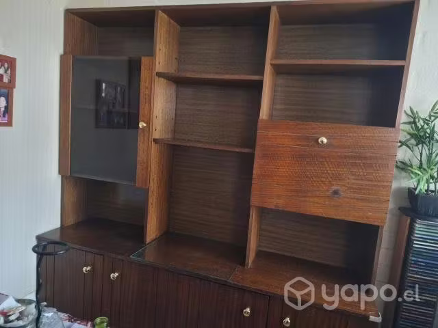 <p>Estantería en buen estado</p>