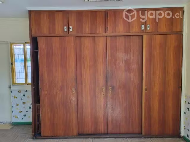 <p>Closet grande para dormitorio</p>