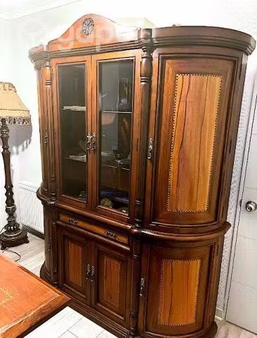 <p>Modular tipo vitrina madera de Raúli</p>