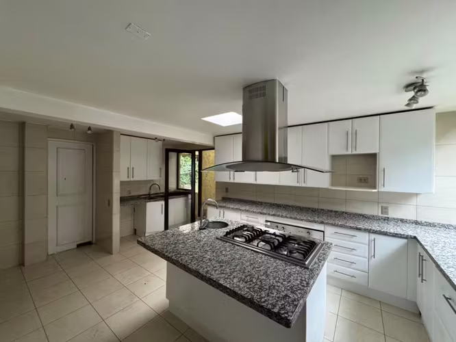 <p>Cocina Completa</p>