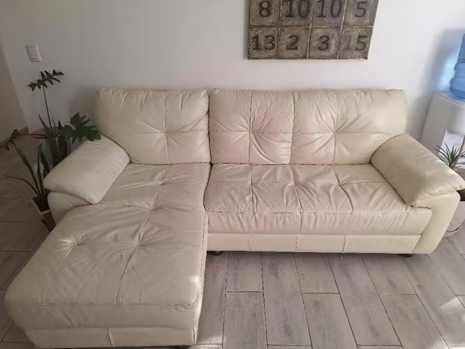 <p>Sofá seccional cuero 3 cuerpos</p>