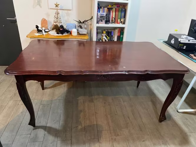 <p>Mesa comedor normando sin sillas</p>