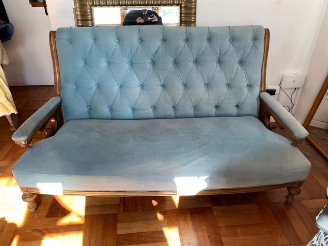 <p>Hermoso Sillón estilo francés, 3 cuerpos</p>