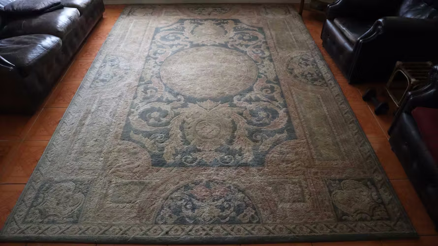 <p>Alfombra grande</p>