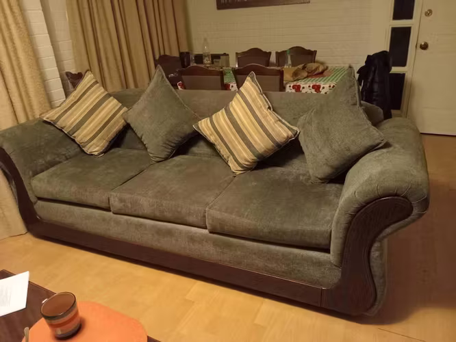 <p>Sofa ,sillón  en perfecto estado</p>