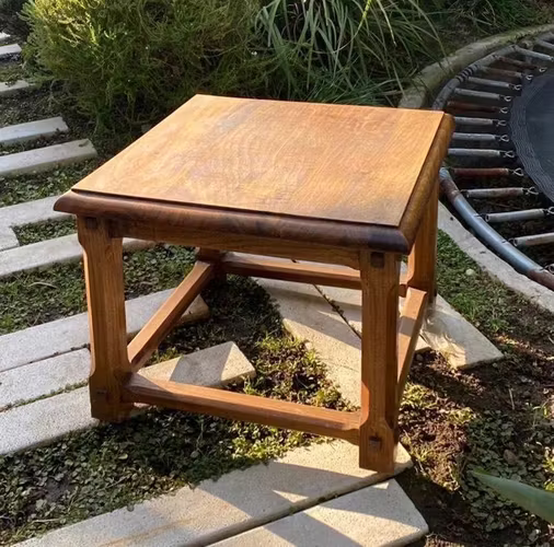 <p>2 Mesas laterales de madera roble. Buen estado  Hay 2 disponibles Precio x unidad</p>