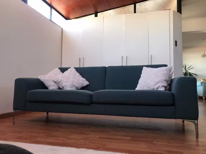 <p>Sofá 3 cuerpos vintage</p>