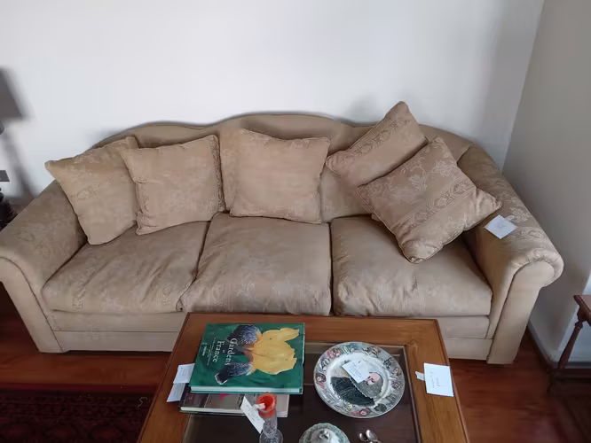 <p>Sofa 3 cuerpos</p>