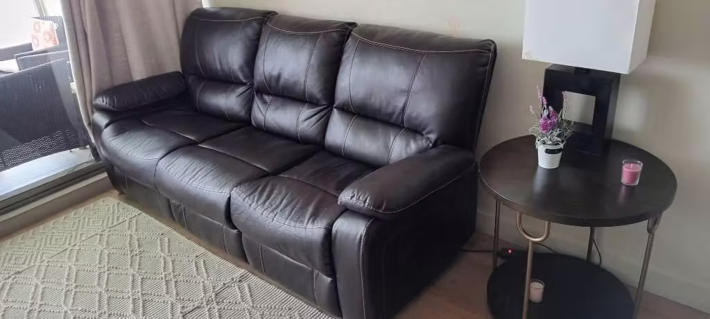 <p>Sofá 3 cuerpos</p>