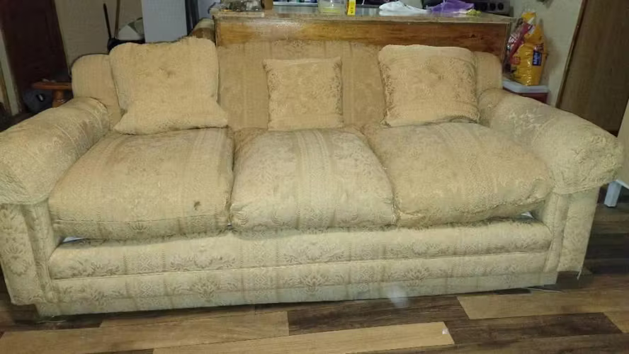 <p>Sillón de 3 cuerpos</p>