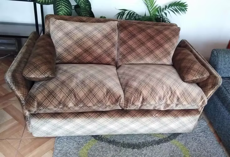 <p>Sillón Sofá 2 cuerpos</p>