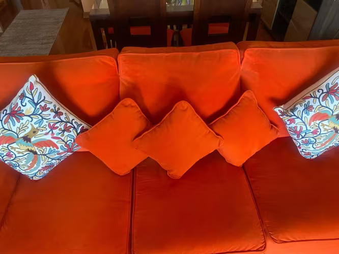 <p>VENTA SOFÁS COLOR NARANJA</p>