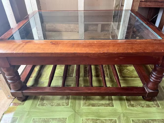 <p>Mesa de alerce</p>