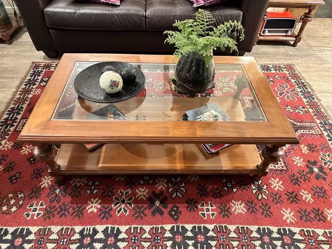 <p>Mesa de centro y 2 mesas laterales</p>