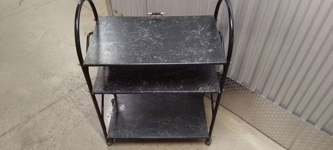 <p>MESITA Living - EXCELENTE ESTADO - Entrega a Domicilio</p>