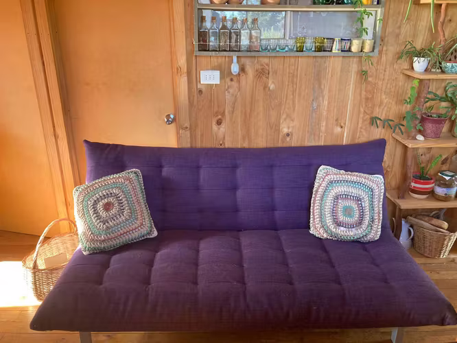 <p>Vendo Futón morado</p>