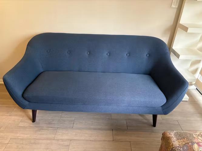 <p>Vendo sofá de 3 cuerpos de Popular Design prácticamente nuevo</p>