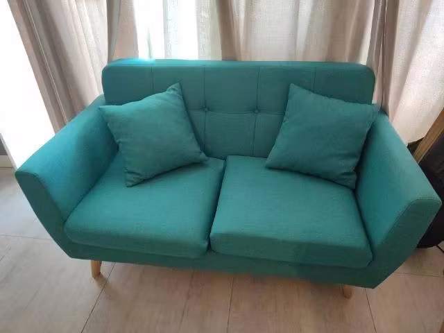 <p>Sofa de dos puestos</p>