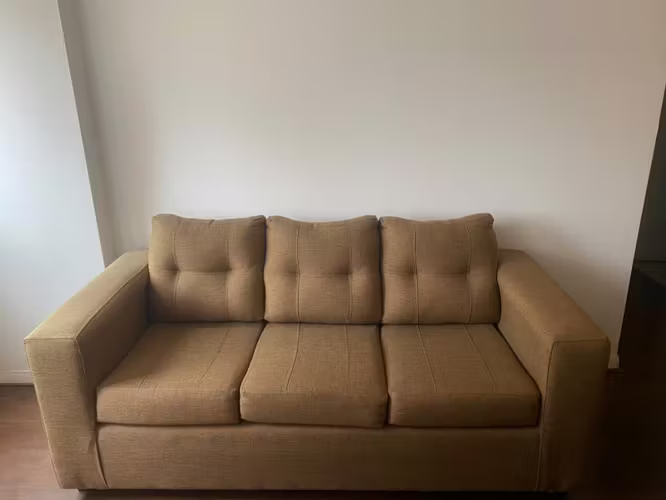 <p>Sofa tres cuerpos</p>