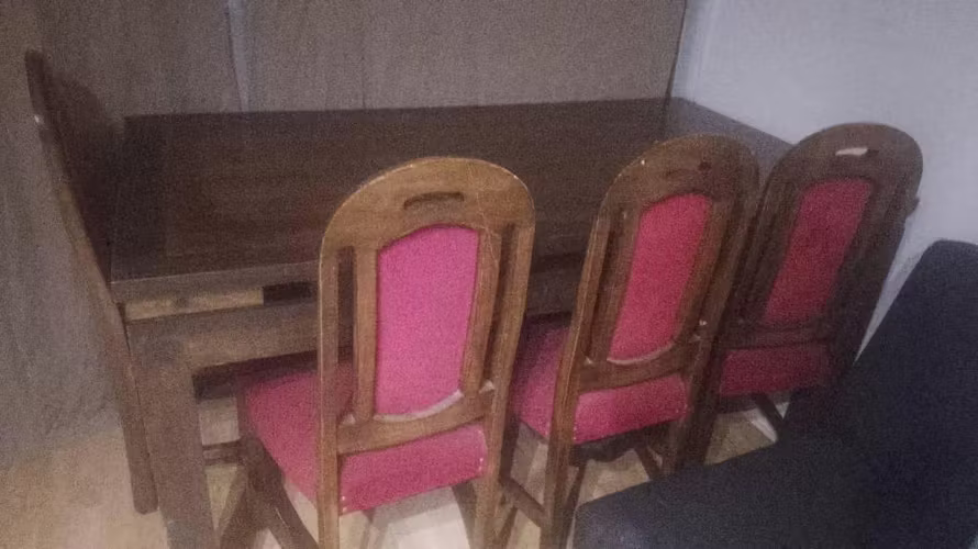 <p>Comedor 6 Sillas excelente estado.</p>