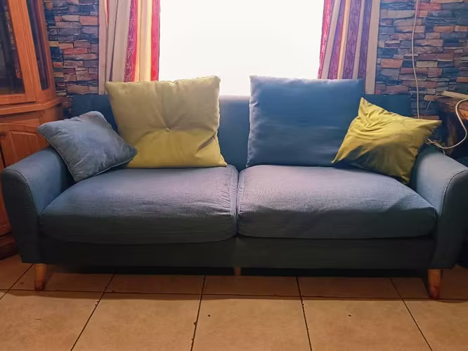 <p>Sofa 3 cuerpos</p>