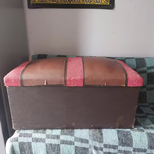 <p>banqueta baul</p>