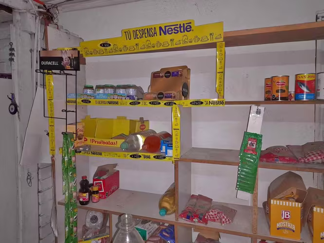 <p>Repisa de melanina de 3 mts</p>